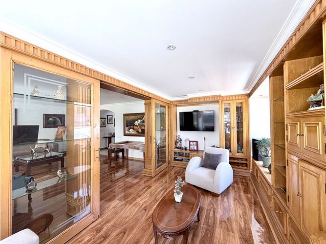Apartamento de 3 alcobas en venta en Santa Barbara Occidental, Bogotá, 189 m² · foto 6 de 23