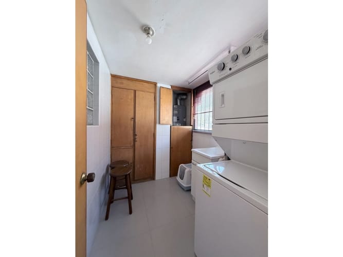 Apartamento de 3 alcobas en venta en Santa Barbara Occidental, Bogotá, 189 m² · foto 9 de 23