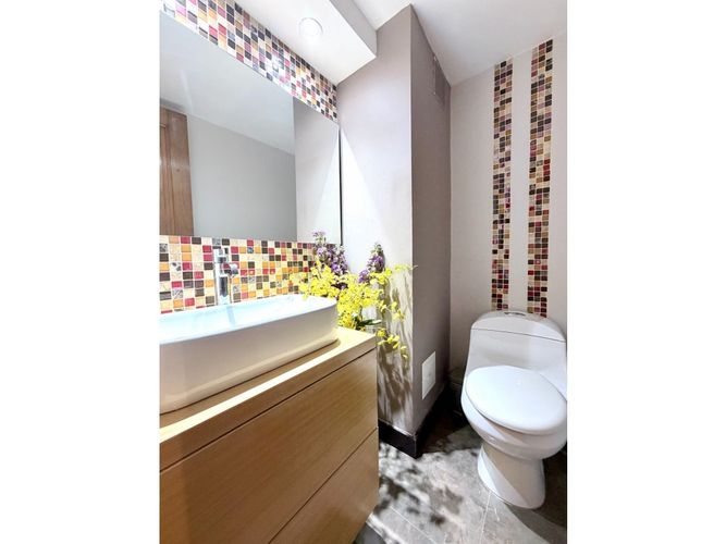 Apartamento de 3 alcobas en venta en Santa Barbara Occidental, Bogotá, 189 m² · foto 12 de 23