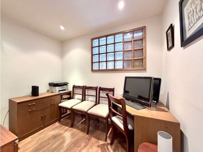Apartamento de 3 alcobas en venta en Santa Barbara Occidental, Bogotá, 189 m² · foto 13 de 23