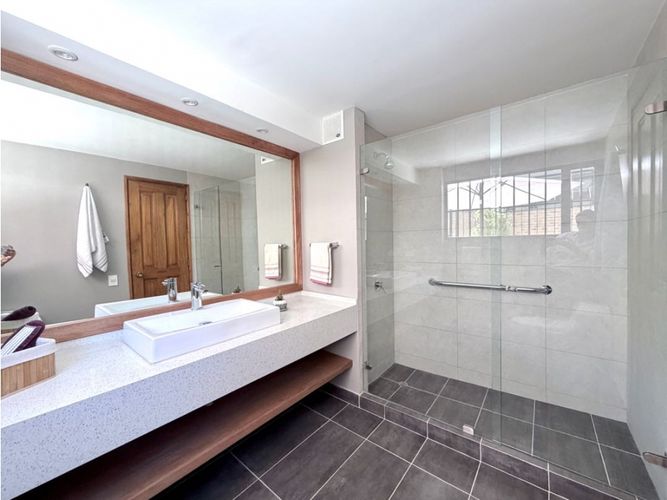 Apartamento de 3 alcobas en venta en Santa Barbara Occidental, Bogotá, 189 m² · foto 14 de 23