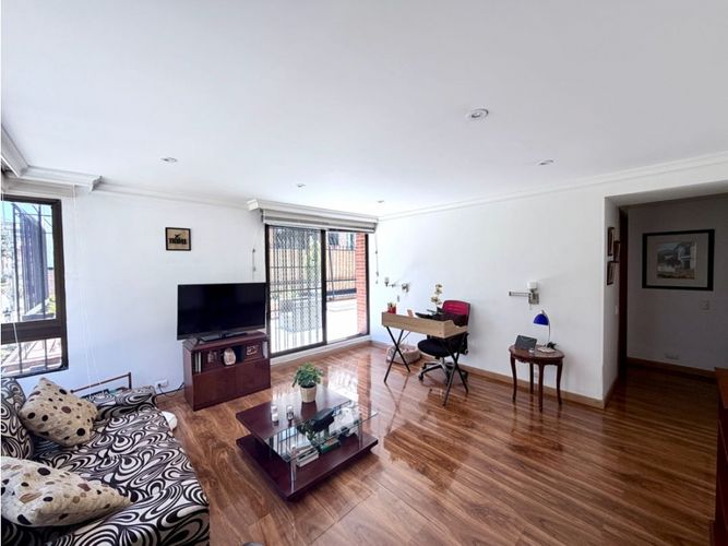 Apartamento de 3 alcobas en venta en Santa Barbara Occidental, Bogotá, 189 m² · foto 16 de 23