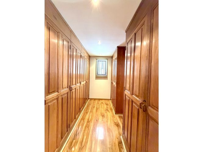 Apartamento de 3 alcobas en venta en Santa Barbara Occidental, Bogotá, 189 m² · foto 18 de 23
