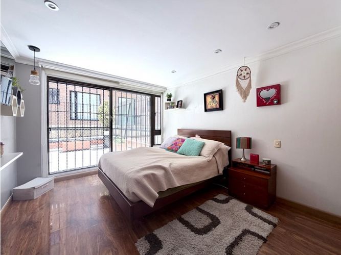 Apartamento de 3 alcobas en venta en Santa Barbara Occidental, Bogotá, 189 m² · foto 19 de 23