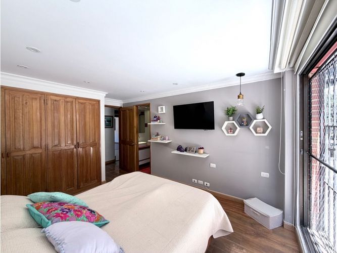 Apartamento de 3 alcobas en venta en Santa Barbara Occidental, Bogotá, 189 m² · foto 21 de 23