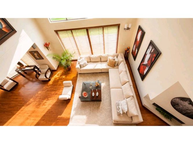 Casa de 4 alcobas en arriendo en Guaymaral, Cota, 311 m² · foto 13 de 24