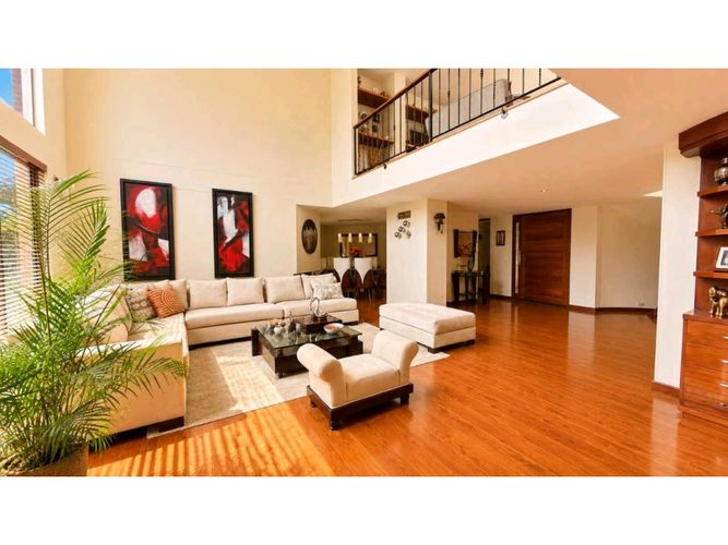 Casa de 4 alcobas en arriendo en Guaymaral, Cota, 311 m² · foto 15 de 24