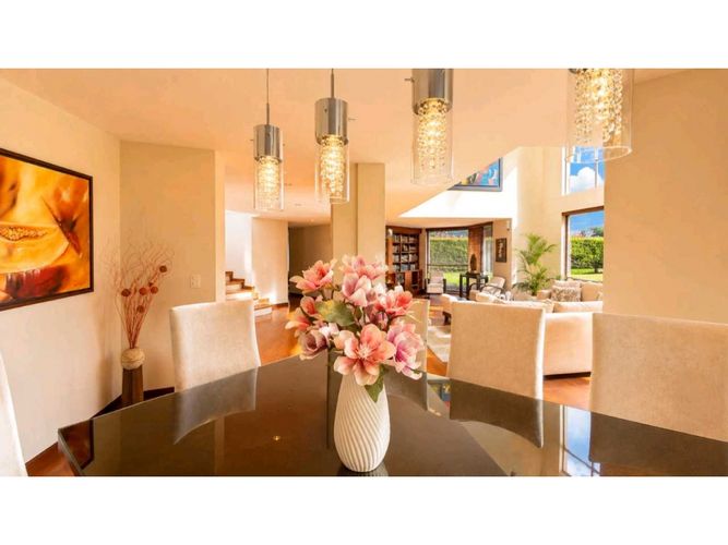 Casa de 4 alcobas en arriendo en Guaymaral, Cota, 311 m² · foto 18 de 24