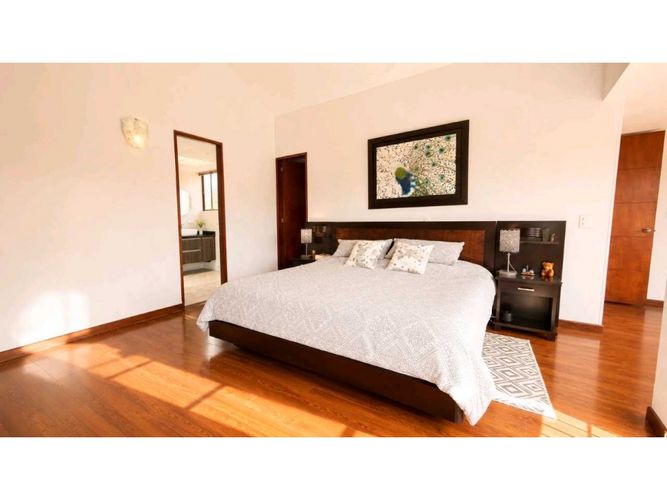 Casa de 4 alcobas en arriendo en Guaymaral, Cota, 311 m² · foto 19 de 24