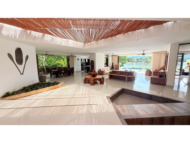 Casa de 4 alcobas en venta en Cn. Campestre El Peñon, Girardot, 363 m² · foto 5 de 24