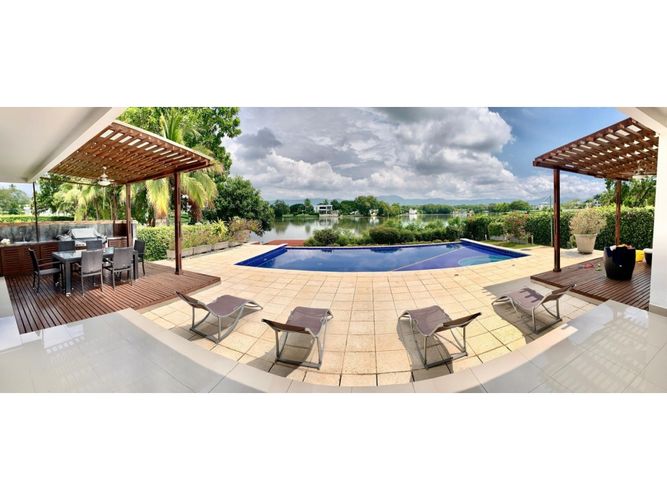 Casa de 4 alcobas en venta en Cn. Campestre El Peñon, Girardot, 363 m² · foto 7 de 24