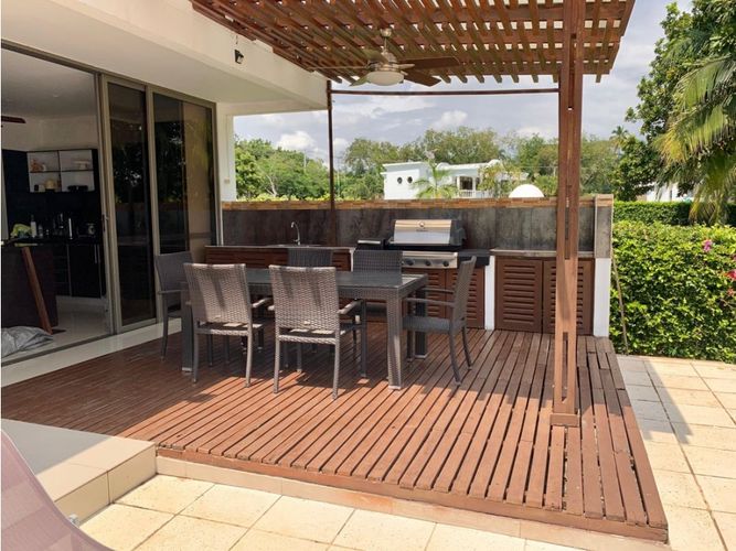Casa de 4 alcobas en venta en Cn. Campestre El Peñon, Girardot, 363 m² · foto 9 de 24