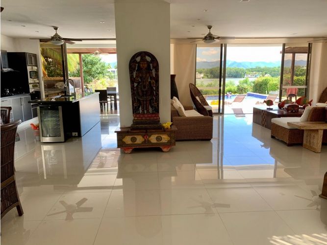 Casa de 4 alcobas en venta en Cn. Campestre El Peñon, Girardot, 363 m² · foto 15 de 24