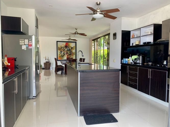 Casa de 4 alcobas en venta en Cn. Campestre El Peñon, Girardot, 363 m² · foto 18 de 24