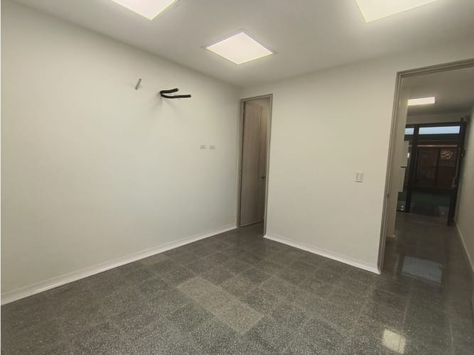 Oficina en arriendo en El Diamante 2, Medellín, 25 m² · foto 7 de 14