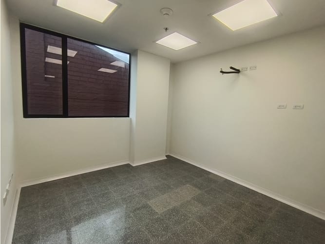 Oficina en arriendo en El Diamante 2, Medellín, 25 m² · foto 12 de 14