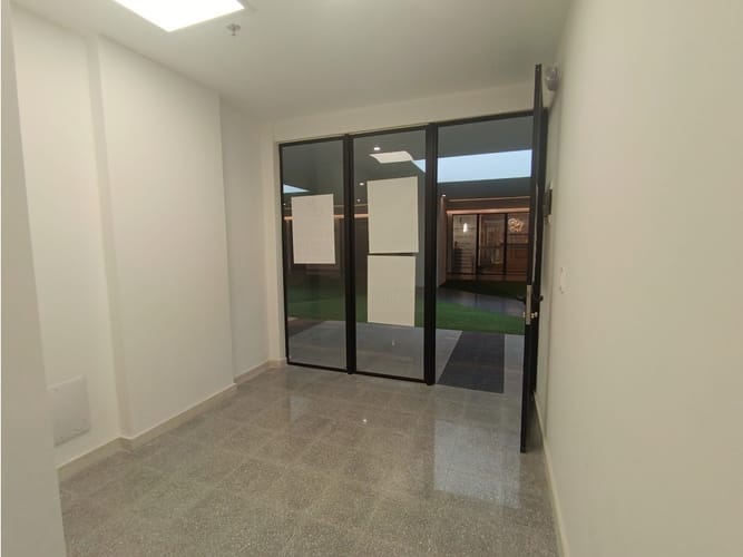 Oficina en arriendo en El Diamante 2, Medellín, 25 m² · foto 13 de 14