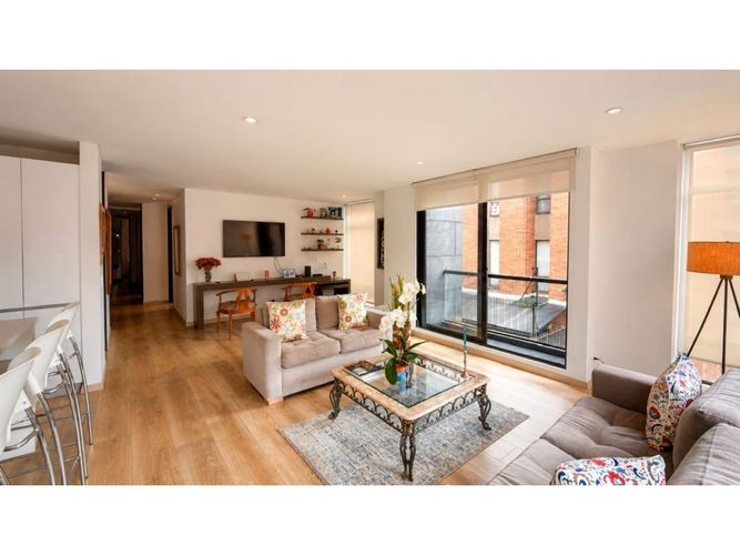 Apartamento de 3 alcobas en venta en Santa Barbara, Bogotá, 122 m² · foto 2 de 14
