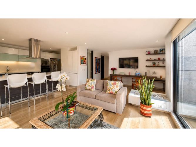 Apartamento de 3 alcobas en venta en Santa Barbara, Bogotá, 122 m² · foto 3 de 14