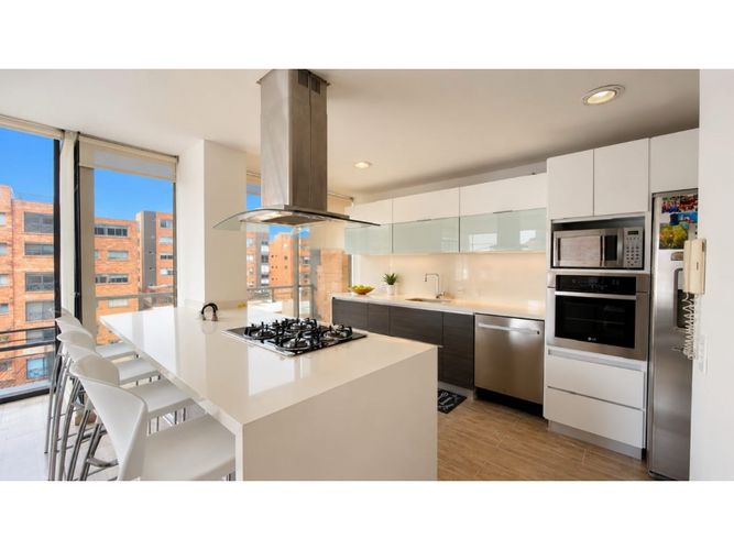 Apartamento de 3 alcobas en venta en Santa Barbara, Bogotá, 122 m² · foto 7 de 14