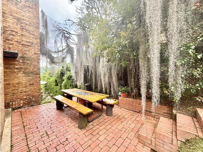Casa de 4 alcobas en venta en Sotileza, Bogotá, 341 m² · foto 2 de 19