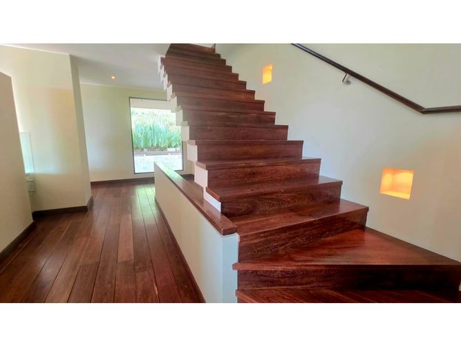 Apartamento de 3 alcobas en venta en Chico, Bogotá, 830 m² · foto 2 de 24