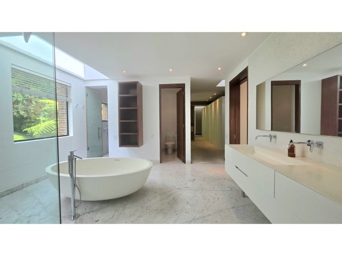 Apartamento de 3 alcobas en venta en Chico, Bogotá, 830 m² · foto 7 de 24