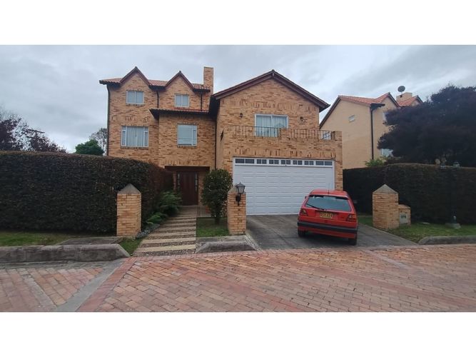 Casa de 4 alcobas en venta en La Balsa, Bogotá, 414 m² · foto 1 de 17