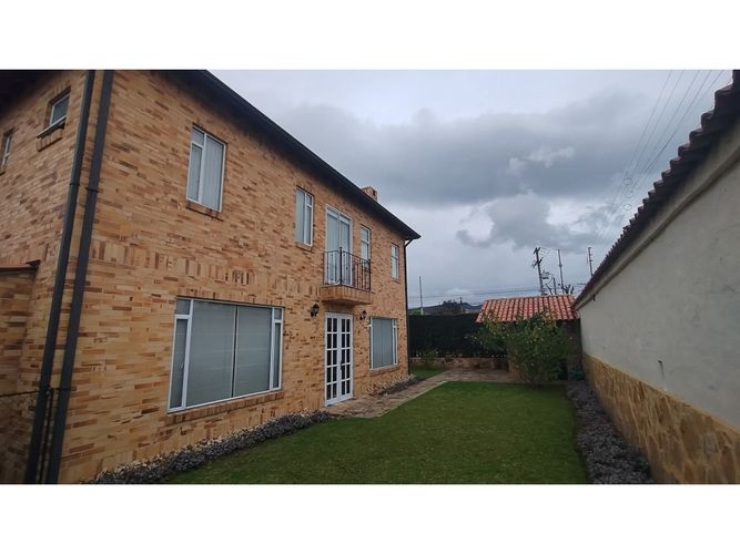 Casa de 4 alcobas en venta en La Balsa, Bogotá, 414 m² · foto 3 de 17