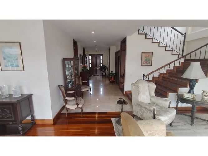 Casa de 4 alcobas en venta en La Balsa, Bogotá, 414 m² · foto 5 de 17