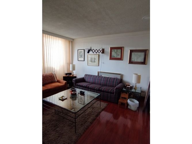 Apartamento de 4 alcobas en venta en Chico, Bogotá, 214 m² · foto 3 de 10