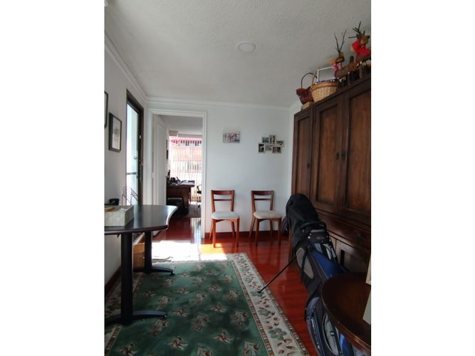 Apartamento de 4 alcobas en venta en Chico, Bogotá, 214 m² · foto 5 de 10