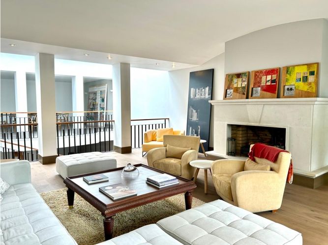 Casa de 3 alcobas en venta en Santa Ana Oriental, Bogotá, 577 m² · foto 2 de 24