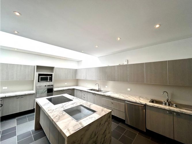 Casa de 3 alcobas en venta en Santa Ana Oriental, Bogotá, 577 m² · foto 7 de 24