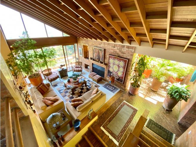 Casa de 3 alcobas en venta en Bosque De Pinos, Bogotá, 305 m² · foto 2 de 16