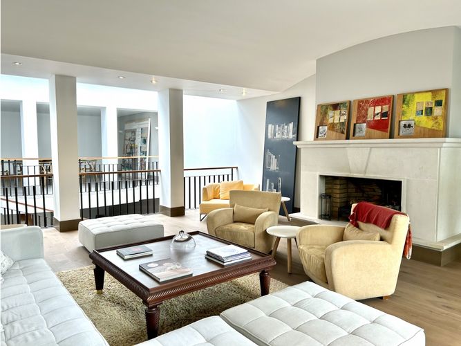 Casa de 5 alcobas en venta en Santa Ana Oriental, Bogotá, 872 m² · foto 2 de 24