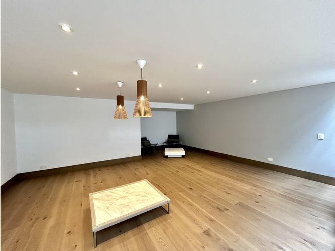 Casa de 5 alcobas en venta en Santa Ana Oriental, Bogotá, 872 m² · foto 3 de 24