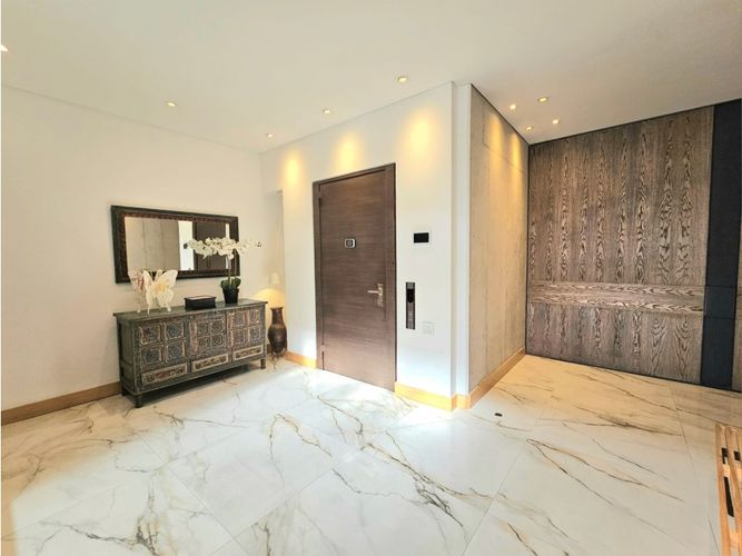 Apartamento de 6 alcobas en venta en Chico, Bogotá, 600 m² · foto 2 de 24