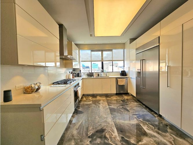 Apartamento de 6 alcobas en venta en Chico, Bogotá, 600 m² · foto 17 de 24