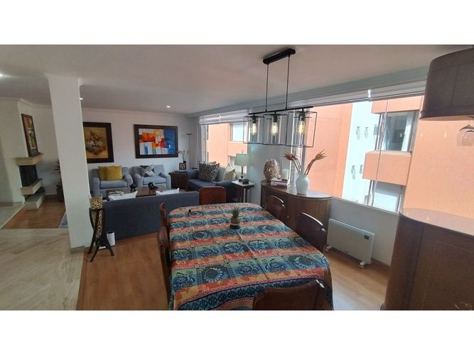 Apartamento de 4 alcobas en venta en Santa Barbara, Bogotá, 220 m² · foto 2 de 23