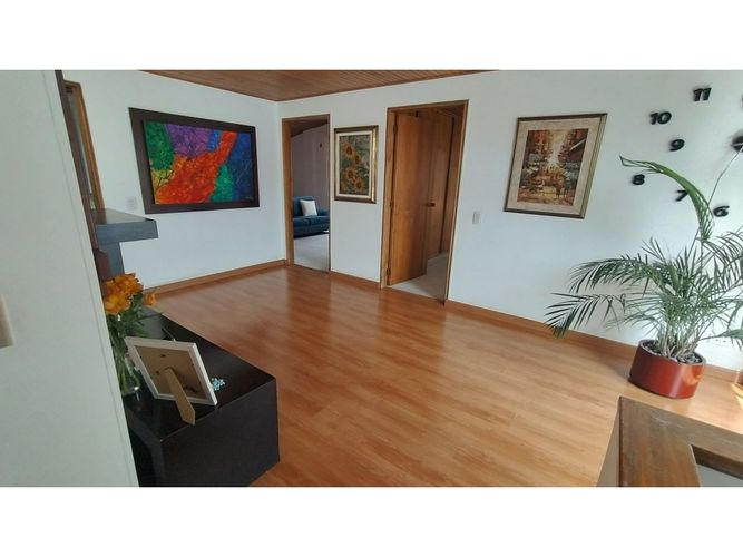 Apartamento de 4 alcobas en venta en Santa Barbara, Bogotá, 220 m² · foto 6 de 23