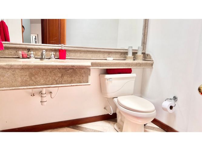 Apartamento de 6 alcobas en venta en San Patricio, Bogotá, 520 m² · foto 12 de 24