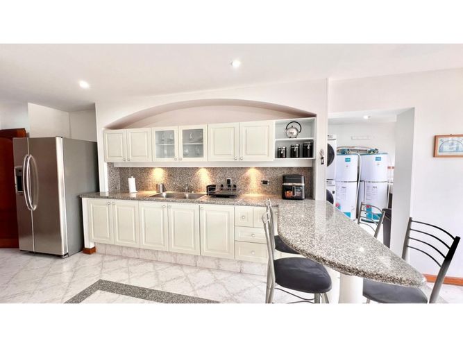 Apartamento de 6 alcobas en venta en San Patricio, Bogotá, 520 m² · foto 15 de 24