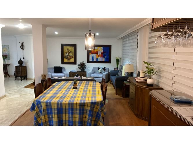 Apartamento de 4 alcobas en venta en Santa Barbara, Bogotá, 220 m² · foto 14 de 23