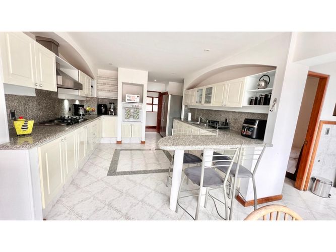 Apartamento de 6 alcobas en venta en San Patricio, Bogotá, 520 m² · foto 16 de 24