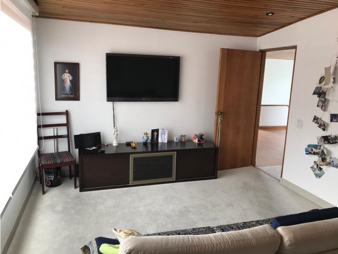 Apartamento de 4 alcobas en venta en Santa Barbara, Bogotá, 220 m² · foto 19 de 23