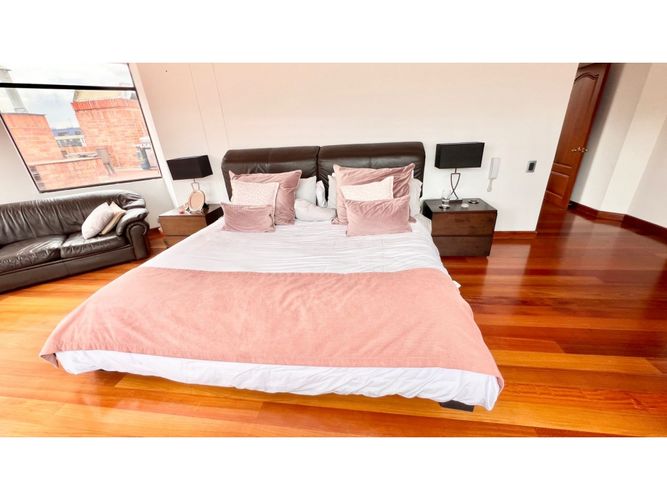 Apartamento de 6 alcobas en venta en San Patricio, Bogotá, 520 m² · foto 23 de 24