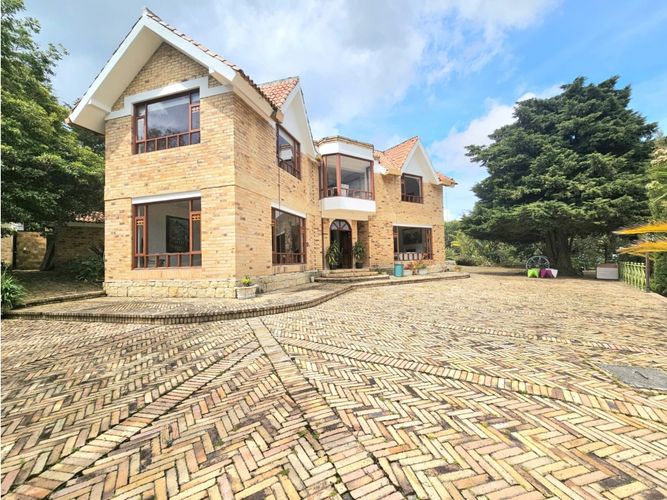 Casa de 3 alcobas en venta en Yerbabuena, Chía, 623 m² · foto 2 de 24