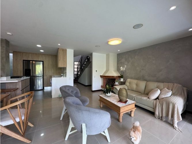 Casa de 3 alcobas en venta en La Sebastiana, Envigado, 246 m² · foto 8 de 24