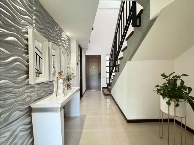 Casa de 3 alcobas en venta en La Sebastiana, Envigado, 246 m² · foto 11 de 24